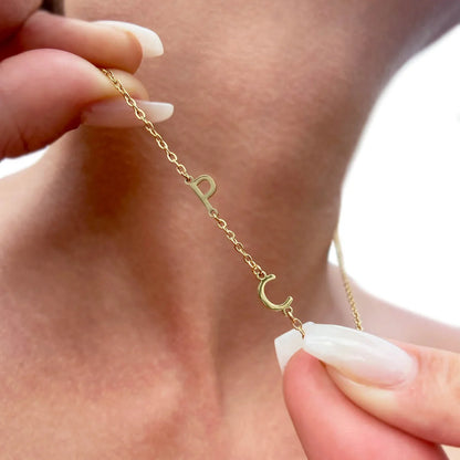 Personalised necklace with lateral initials